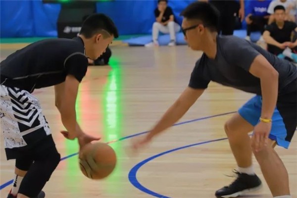 为什么篮球新人需要心理辅导_1