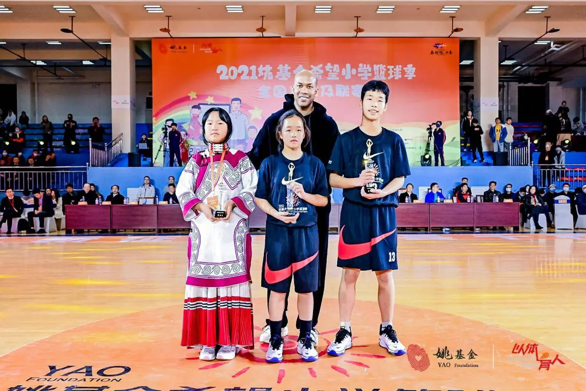 成年人如何在业余时间练习篮球接球技巧?_2